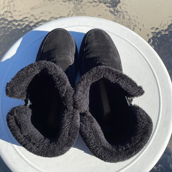 Stuart Weitzman Women’s Furgie Short Boot Black Size 9 - Picture 6 of 9